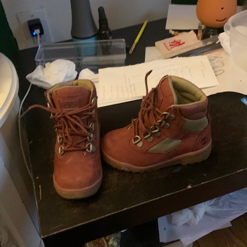 Timberland boots “toddler girl” sz9c in good condition like new!
